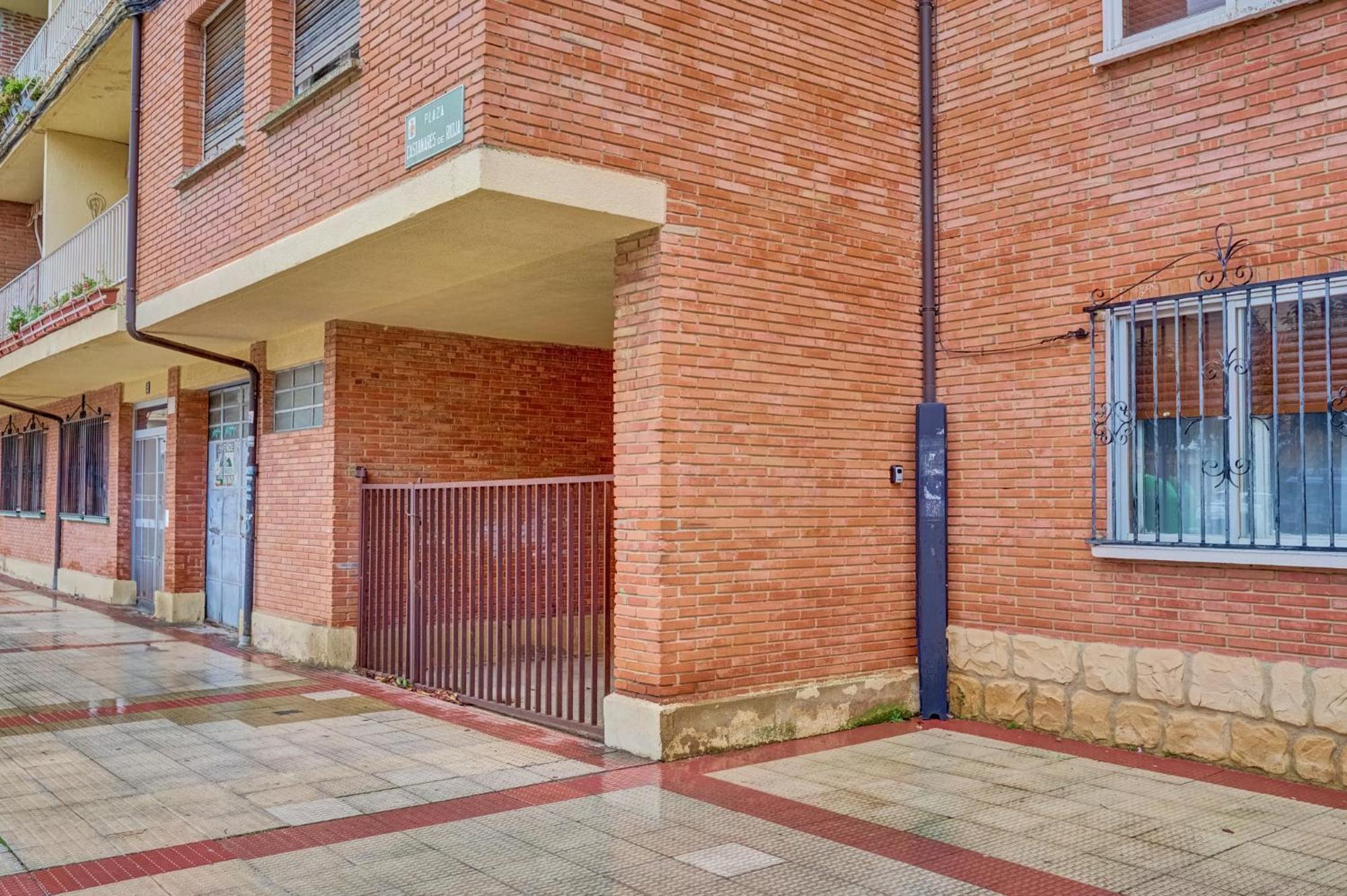 Chestnut By Clabao Apartment Haro Exterior photo