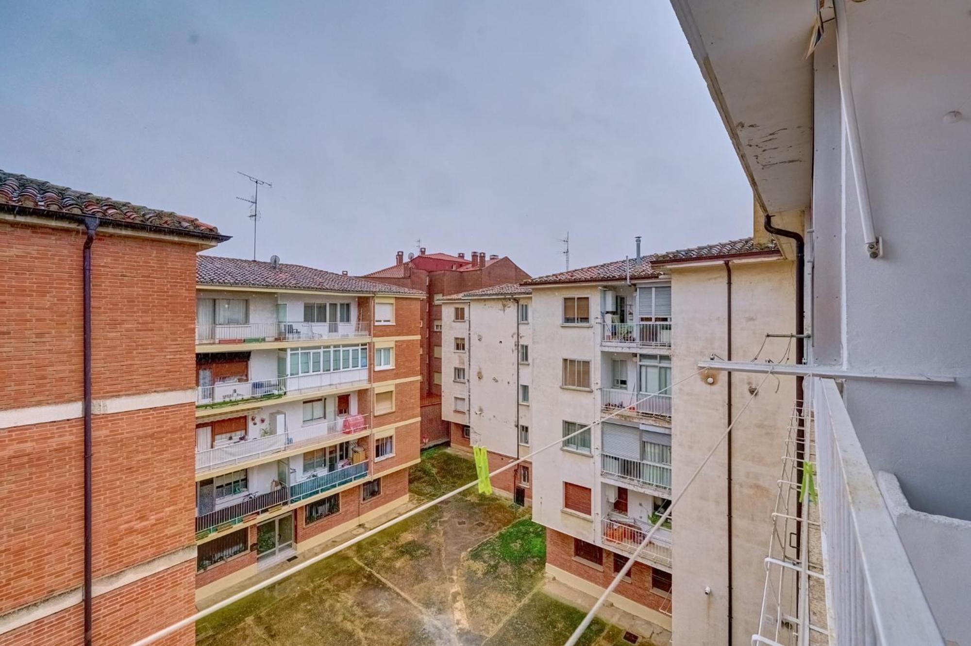 Chestnut By Clabao Apartment Haro Exterior photo